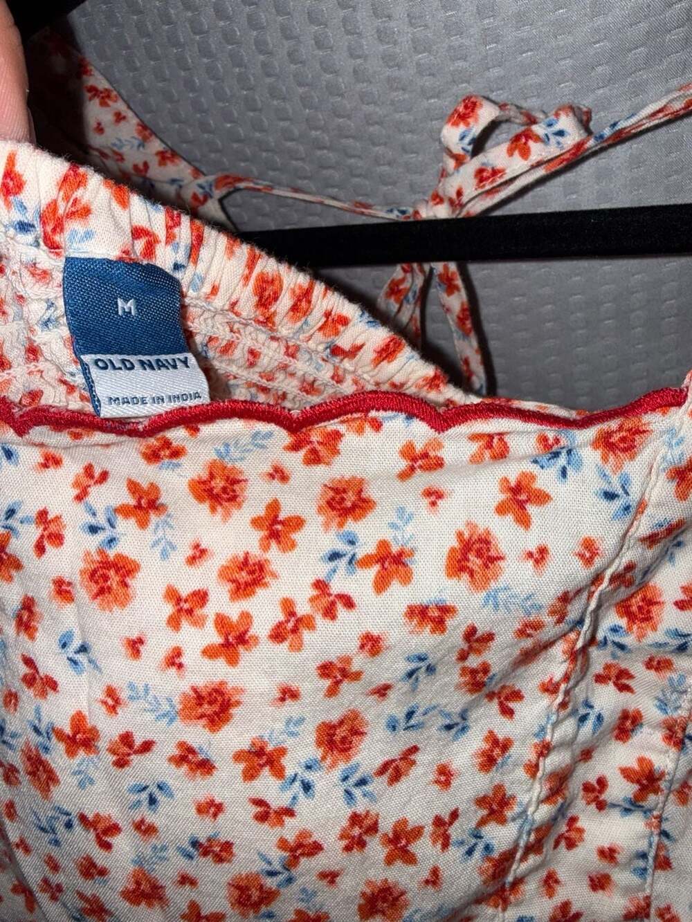 Old Navy Floral Smocked-Back Peplum Top with Scalloped Trim - Picture 3 of 3